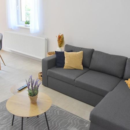 Voeroesko Apartmanhaz Balatonalmadi Ngoại thất bức ảnh