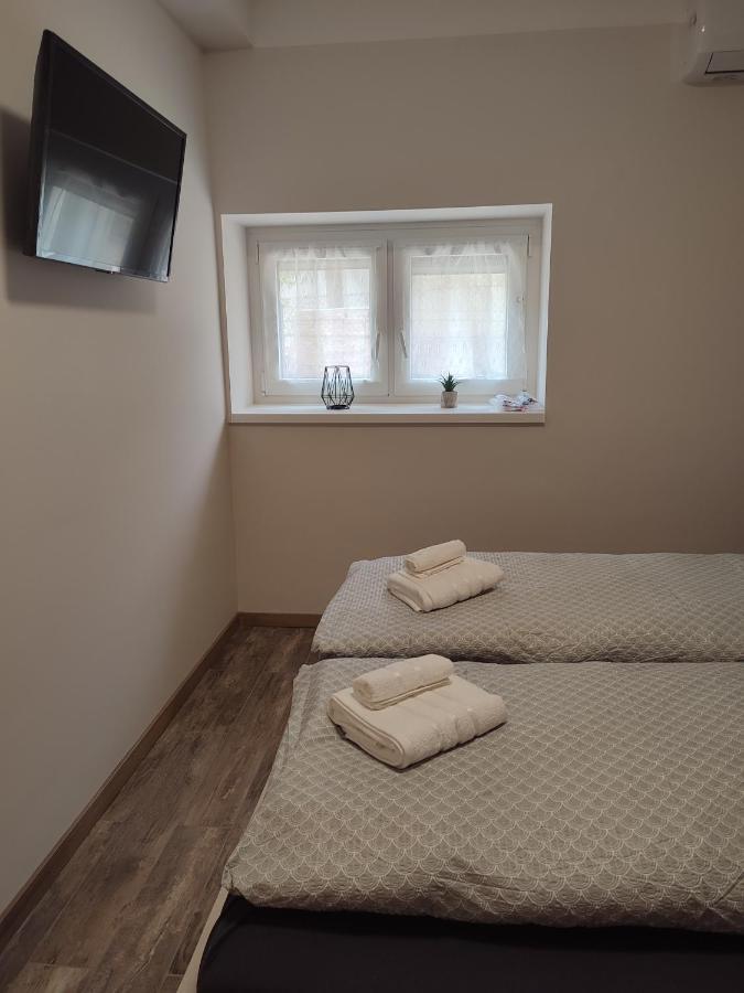 Voeroesko Apartmanhaz Balatonalmadi Ngoại thất bức ảnh