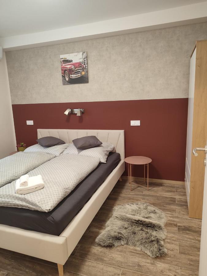 Voeroesko Apartmanhaz Balatonalmadi Ngoại thất bức ảnh