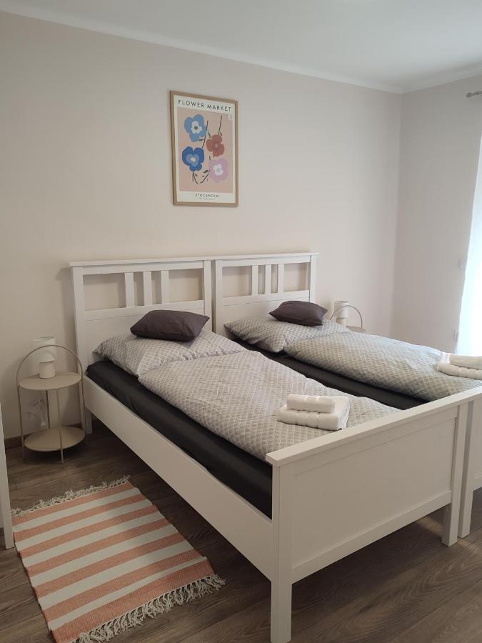 Voeroesko Apartmanhaz Balatonalmadi Ngoại thất bức ảnh
