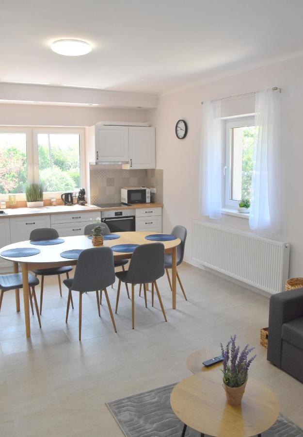 Voeroesko Apartmanhaz Balatonalmadi Ngoại thất bức ảnh