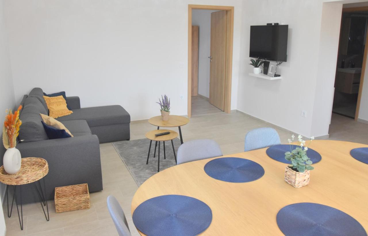 Voeroesko Apartmanhaz Balatonalmadi Ngoại thất bức ảnh