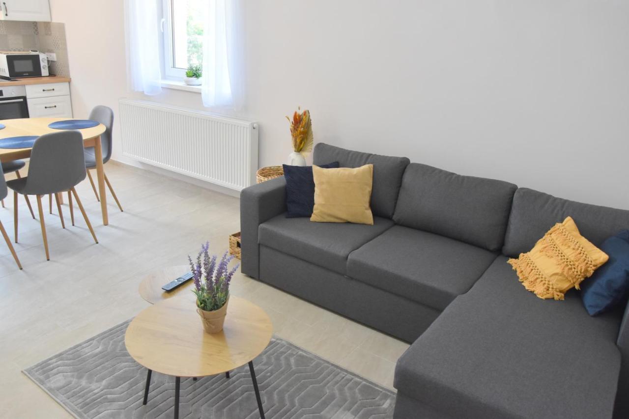 Voeroesko Apartmanhaz Balatonalmadi Ngoại thất bức ảnh